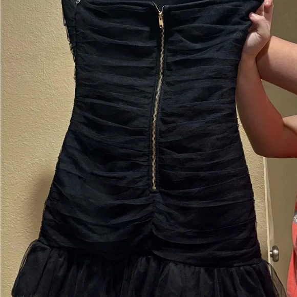 Elegant Black Strapless Dress - Picture 2 of 2